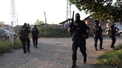ГДБОП търси наркотици в цех за пелети край Симитли