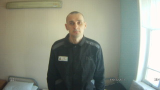 Украинският режисьор Олег Сенцов е тазгодишният носител на наградата на