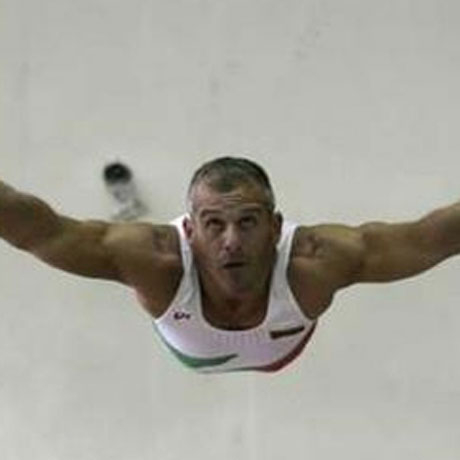 Йовчев стигна финал на халки