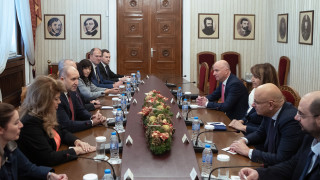 Президентът Румен Радев обсъди готовността на банковия сектор за въвеждането