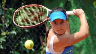 Малко известната украинска тенисистка Елена Плоскина получи доживотно наказание на