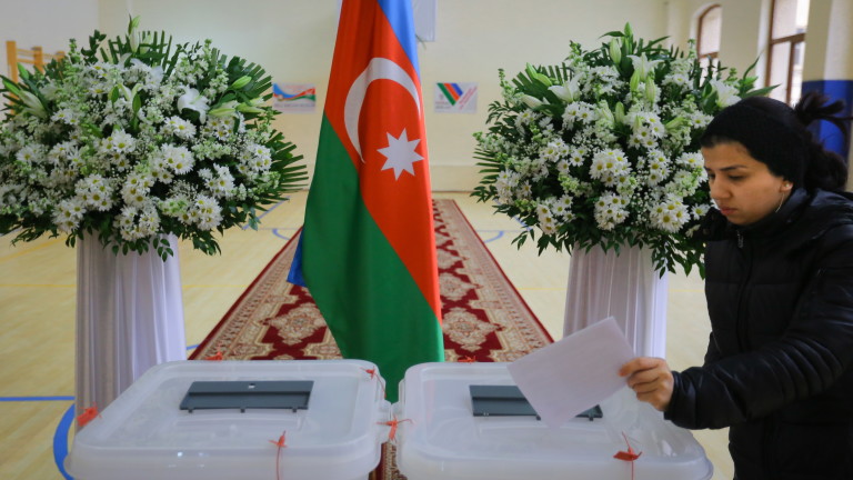 Управляващите в Азербайджан спечелиха мнозинство на парламентарния вот
