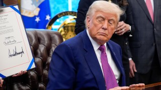 Администрацията на президента Доналд Тръмп възнамерява да приеме луксозен самолет