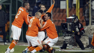 Окука  рискува с Асамоа