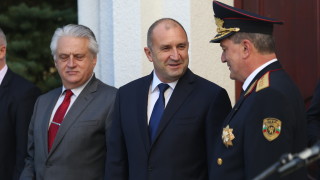 Нито един от служебните министри не е получавал предложения за