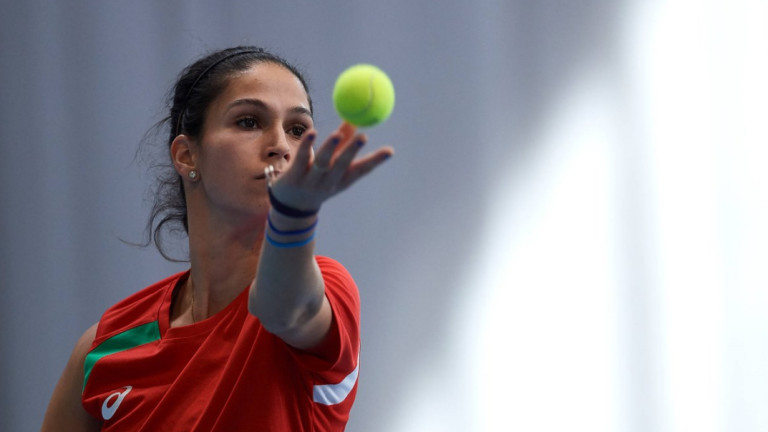 Изабелла Шиникова отпадна във втория кръг на турнир в Италия