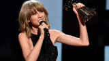 Тейлър Суифт доминира на наградите на iHeartRadio