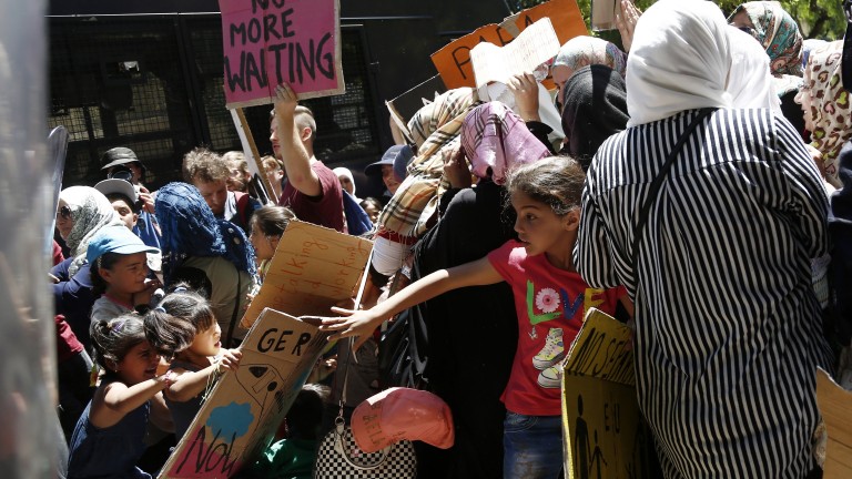 Страни членки на ЕС връщат мигранти в Гърция