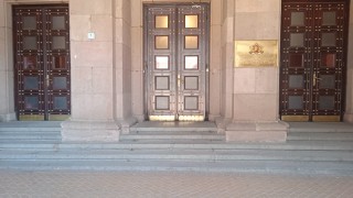 Назначенията в администрацията - изцяло политизирани