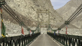 В Индия се намира най високия железопътен мост в света и