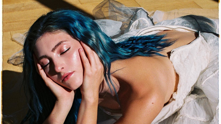 Актрисата, която сподели своя гола снимка