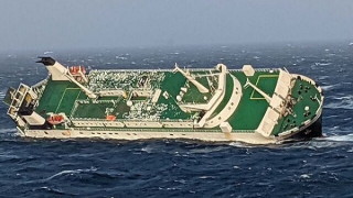 Товарен кораб потъна край бреговете на Иран