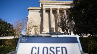 Бюджетният отдел на Белия дом инструктира федералните агенции да подготвят