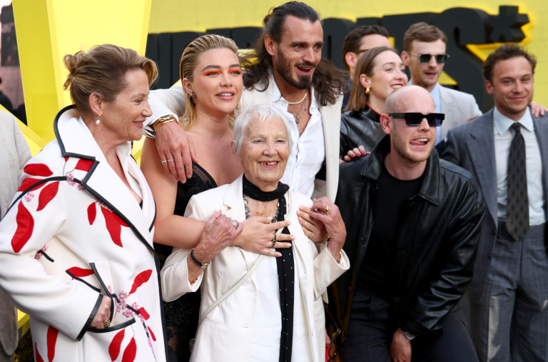 Флорънс (втората вляво) на премиерата на "Тъндърболтс*" и Фин (най-вдясно)