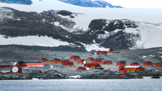 Китайски антарктически флот отплава, за да строи изследователска станция