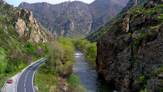 Жалбите относно законосъобразността на АМ Струма в участъка през Кресненското