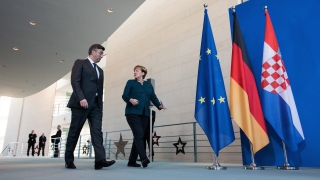 Германия запазва политиката си на „Единен Китай”, обяви Меркел