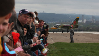 С Висшето военновъздушно училище имаме възможност да възстановим статута на