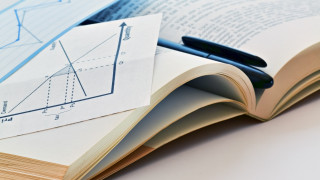 Преди няколко месеца видяхме първите рисунки и песни създадени от