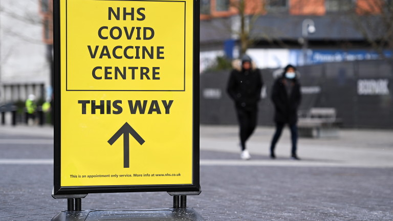 Британия: Вътрешни ваксинационни паспорти са единственото правилно нещо