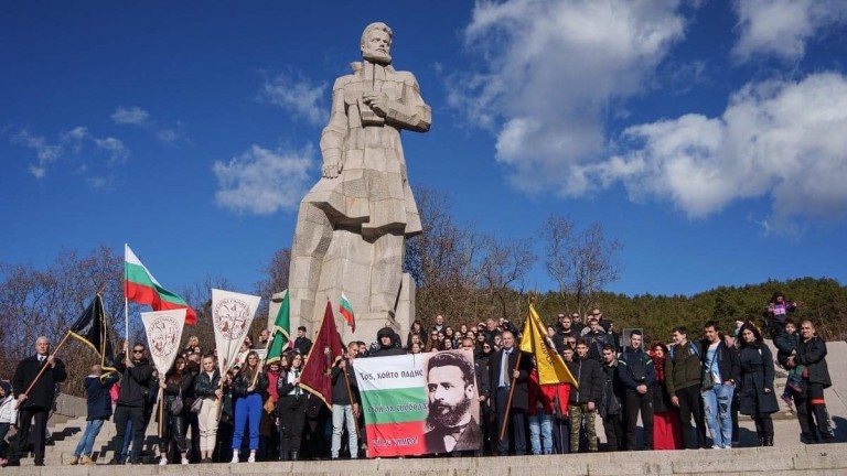 "Канарчетата" ще почетат 176-годишнината от рождението на Христо Ботев в Калофер