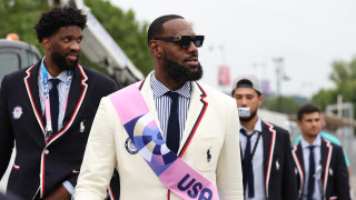 Националният отбор на САЩ по баскетбол успя да измъкне победата