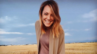 Истински добър човек искрен мил нежен С много тежко детство