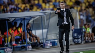 Старши треньорът на Левски Станислав Генчев има няколко сериозни дилеми преди