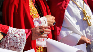 Двама кардинали обявиха, че няма да участват в предстоящия конклав