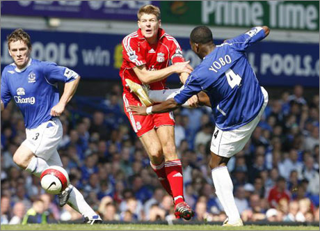 Съветът на директорите на Ливърпул отново обсъжда продажба на клуба