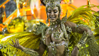 Знаменитият карнавал на самбата в бразилския Рио де Жанейро който