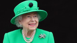 Кралица Елизабет, новата ѝ прическа и снимките от срещата ѝ с архиепископа на Кентърбъри Джъстин Уелби