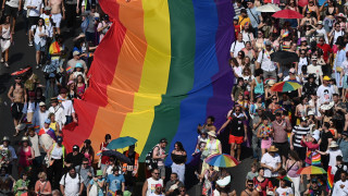 Десетки хиляди се събраха в столицата на Унгария Будапеща въпреки