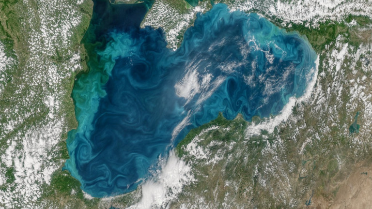 Вижте тюркоазените нюанси на Черно море през погледа на НАСА