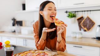 Спестяването на калории които да бъдат консумирани през уикенда е