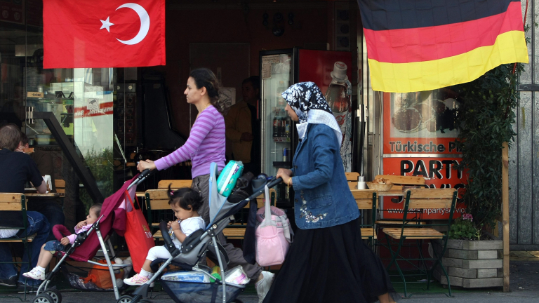 В турско училище забраниха Коледа, Германия бясна