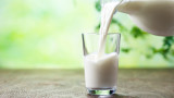 Властите се молят на японците да пият повече мляко