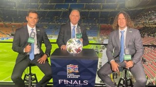 На страницата си във Фейсбук Христо Стоичков коментира с няколко