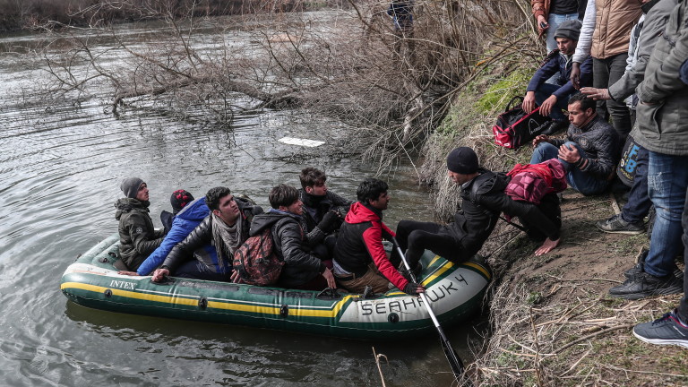 Загинали и ранени при инцидент с мигранти край Италия 