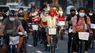 Facebook в неделя изтри основната страница предаде Ройтерс Социалната