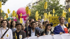 Протести във Франция срещу десницата