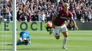 Нападателят на Уест Хям Марко Арнаутович изисква от клуба да