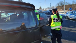 Двама ранени и един загинал след пътен инцидент в Ловеч
