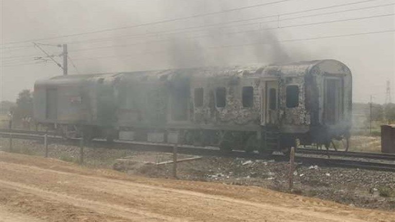 10 жертви на пожар във влак в Пакистан
