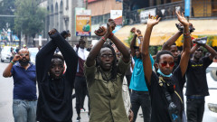 С водно оръдие и сълзотворен газ полицията разпръсна протест срещу данъчните реформи в Найроби