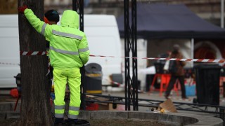 Работник беше затрупан с пръст по време на ремонта на