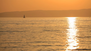 През деня ще бъде слънчево след обяд и горещо Над