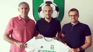 Българският нападател Стивън Петков влезе като резерва при загубата на