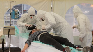 В столицата на Украйна Киев се извиха опашки от стотици хора