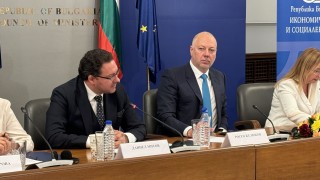 Желязков: Ако има необосновано поскъпване на стоки, то няма да се дължи на еврото